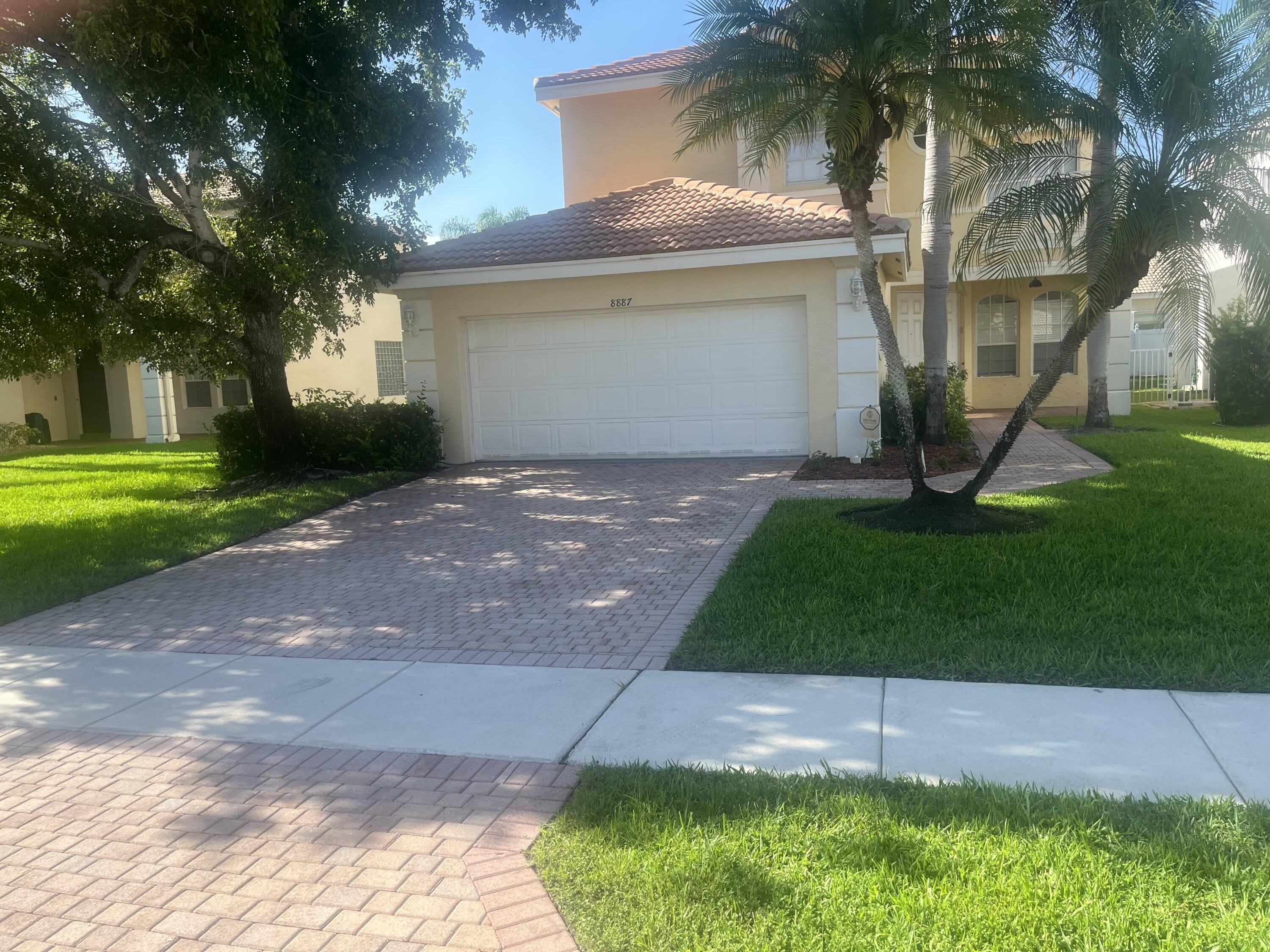 8887 Chestnut Ridge Way – photo 1