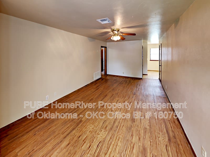 660 W Forster Dr – photo 3