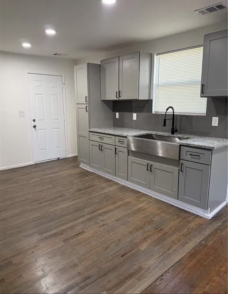 3145 Locke Drive Southeast – photo 4