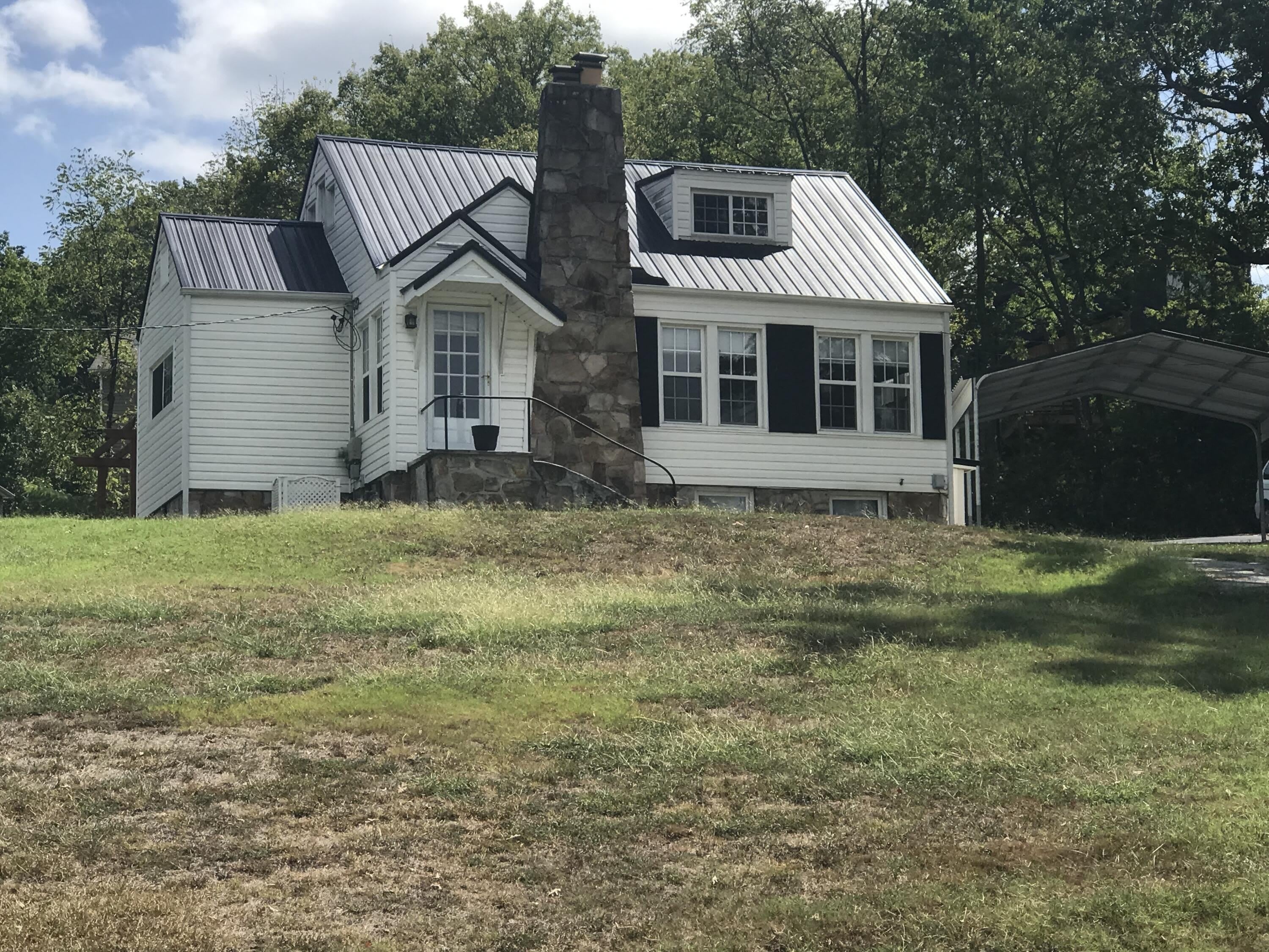 1108 Ashmore Avenue – photo 2