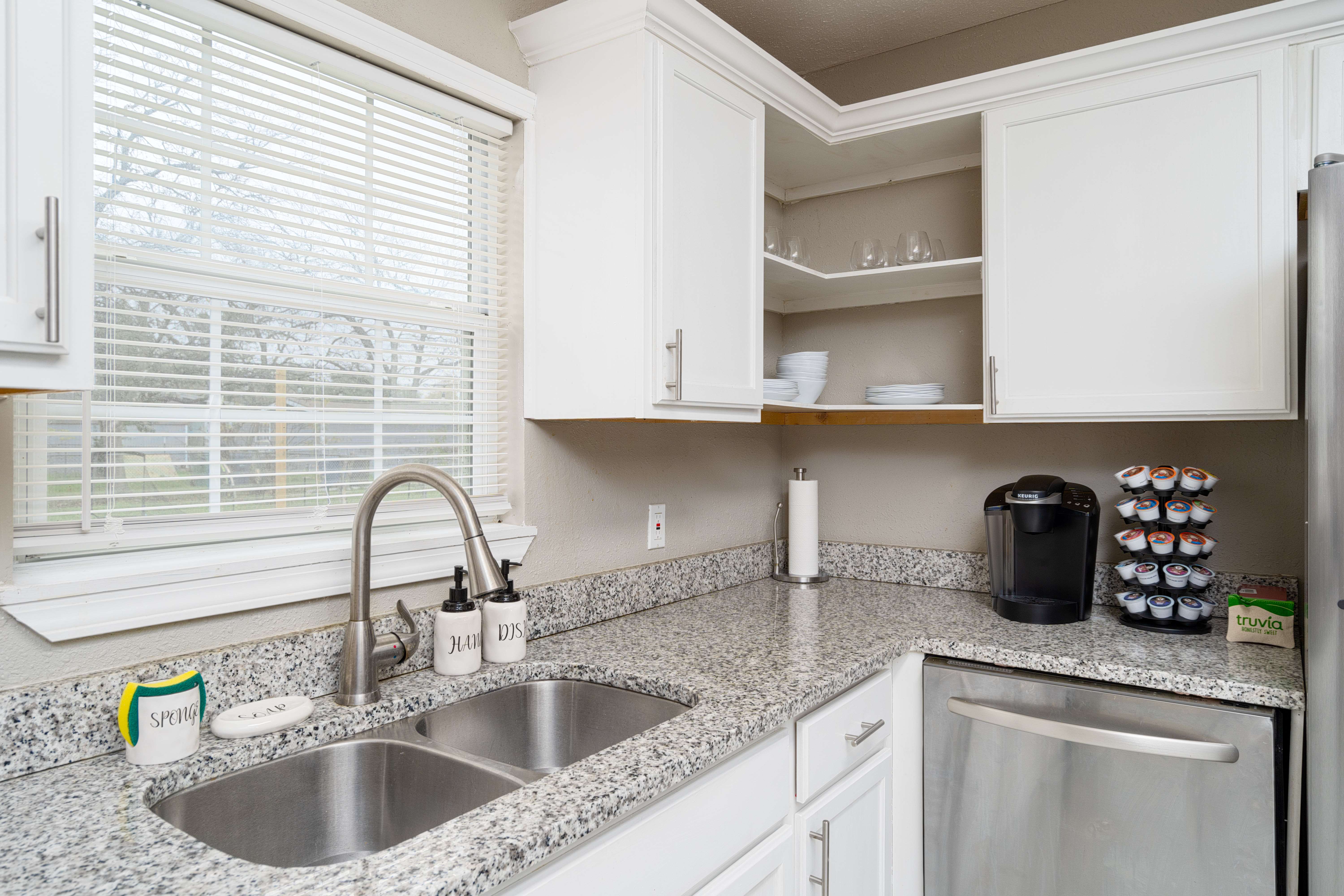 305 Laurelwood Drive – photo 5