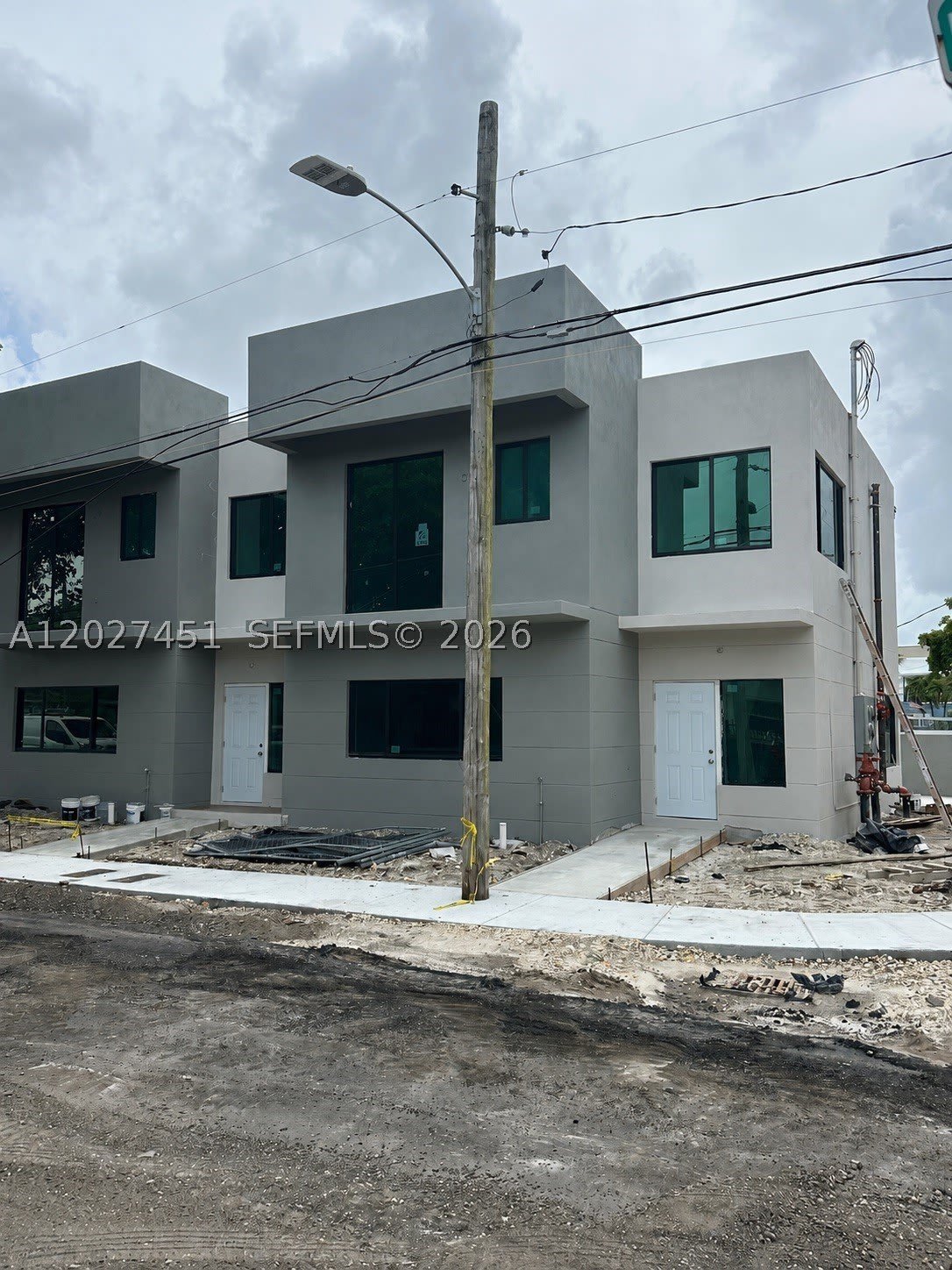 6480 NE 1st Ave – photo 3