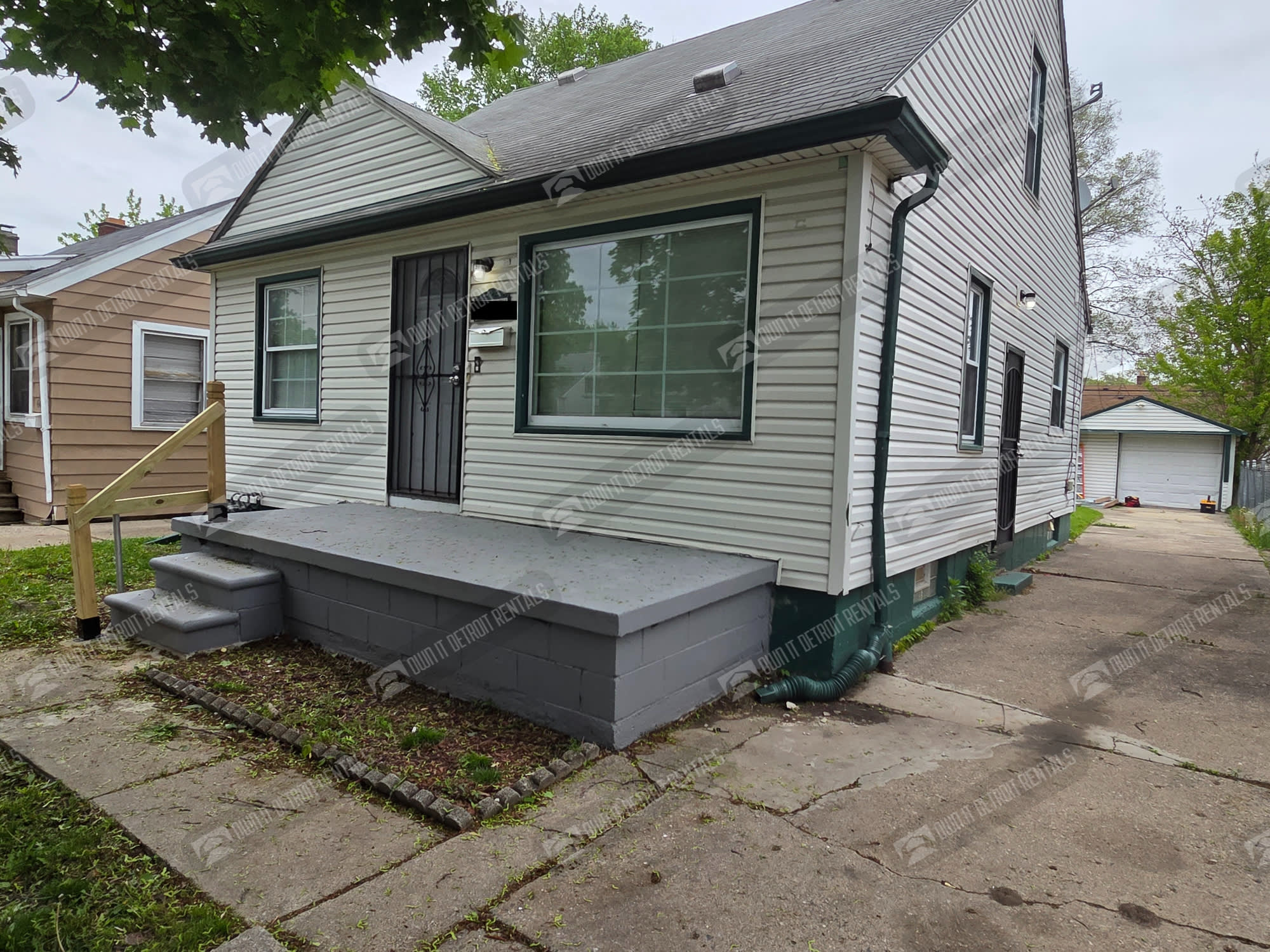 6444 Westwood St – photo 2
