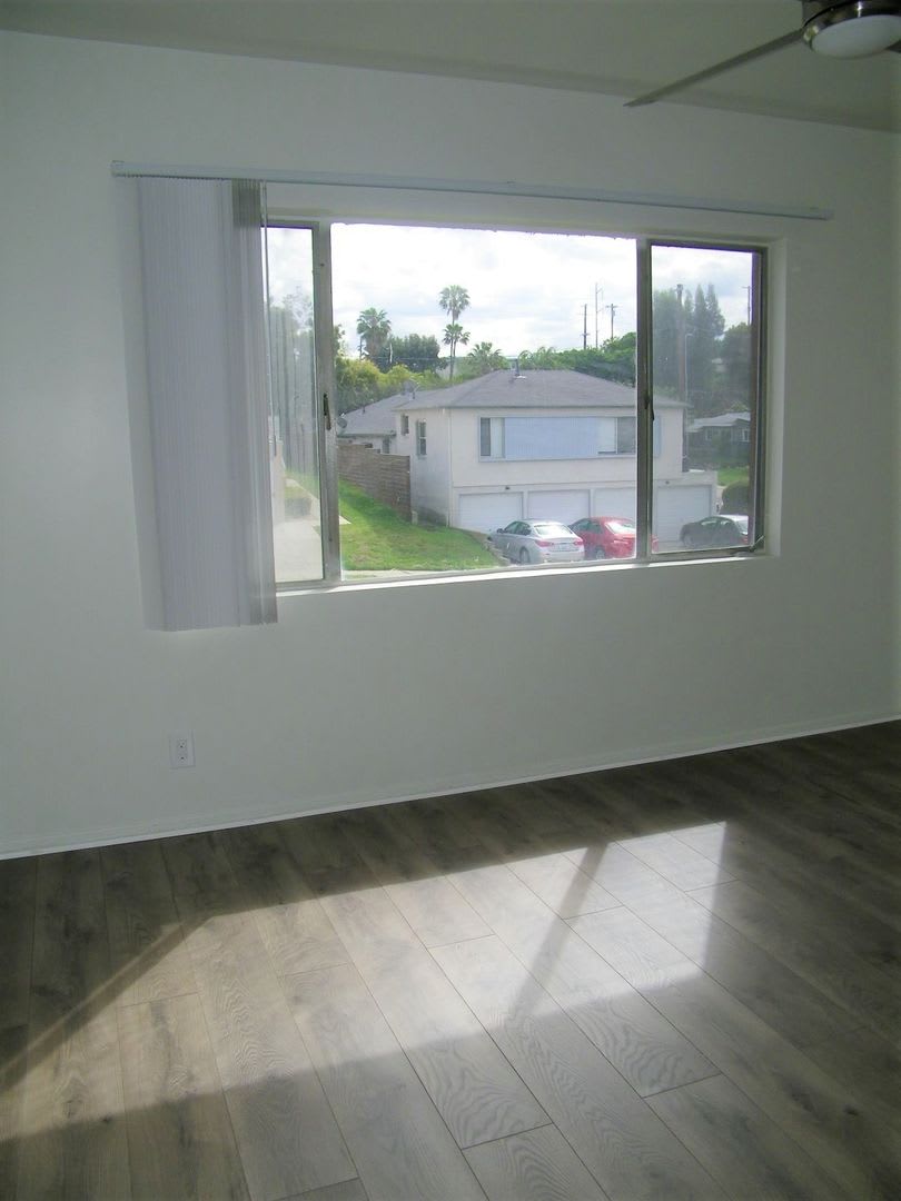 2Bed 2Bath Available Now – photo 2