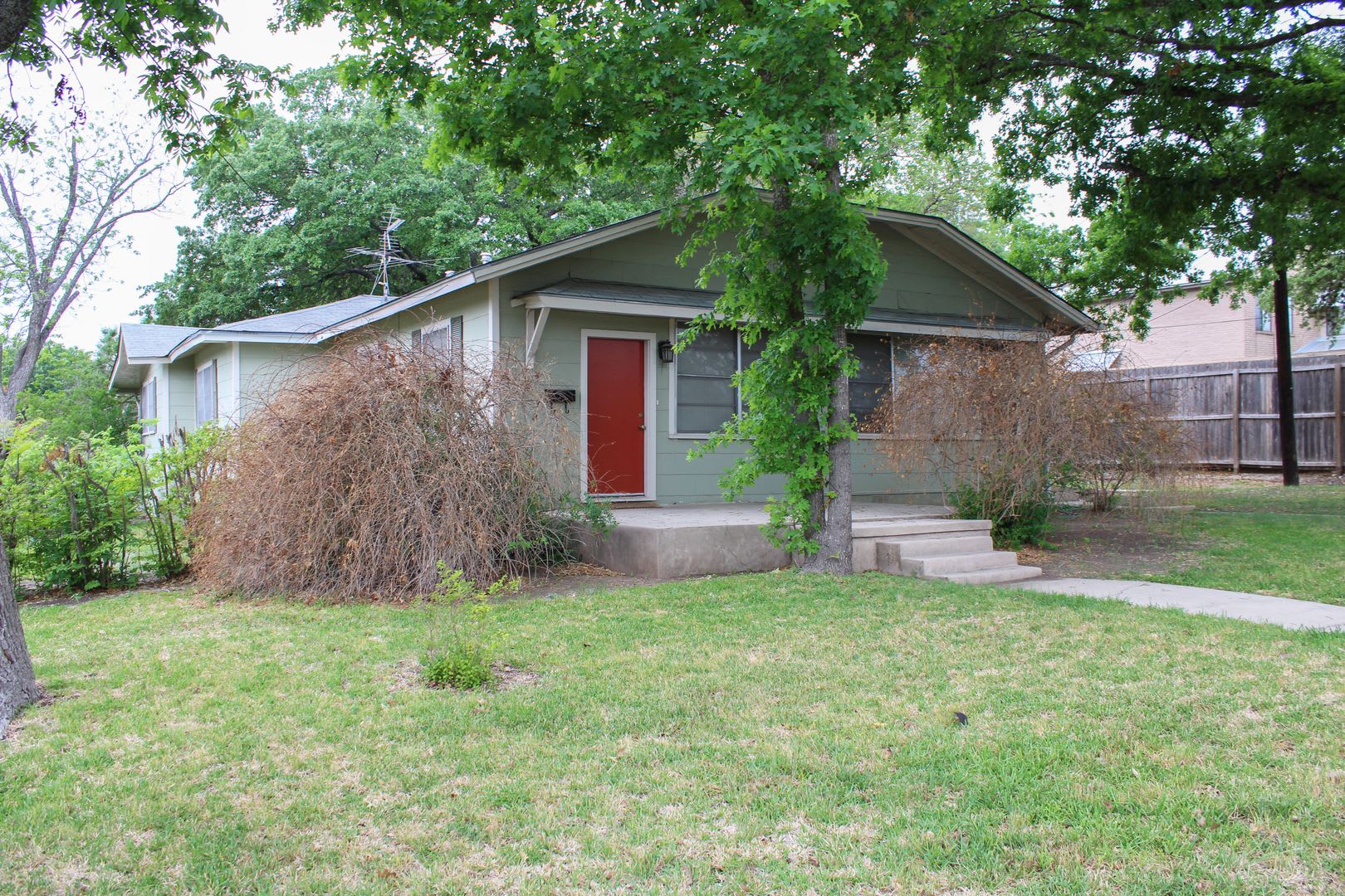 2 BEDROOM – photo 2