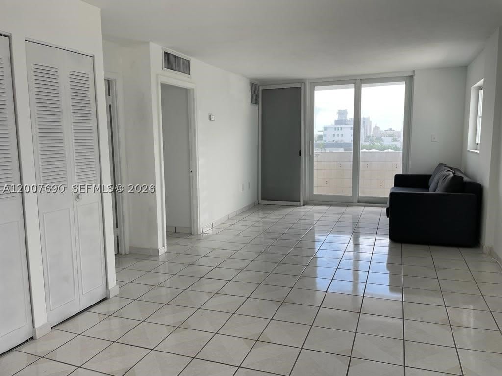 1750 James Ave – photo 4