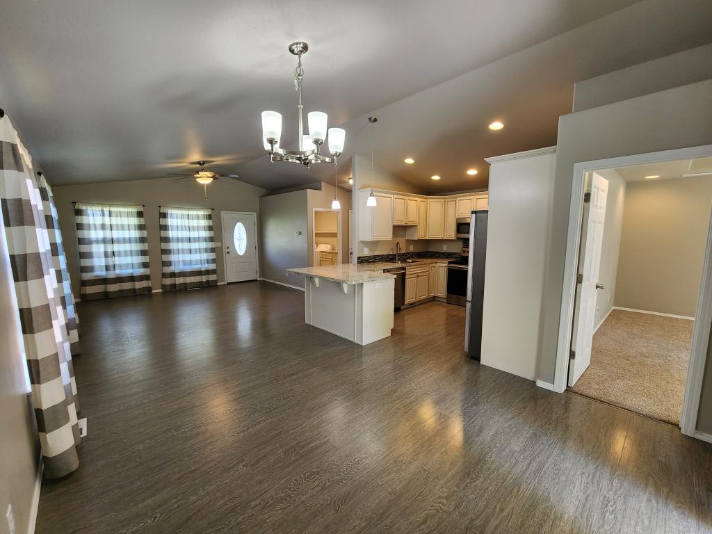 807 E Avenue A – photo 5