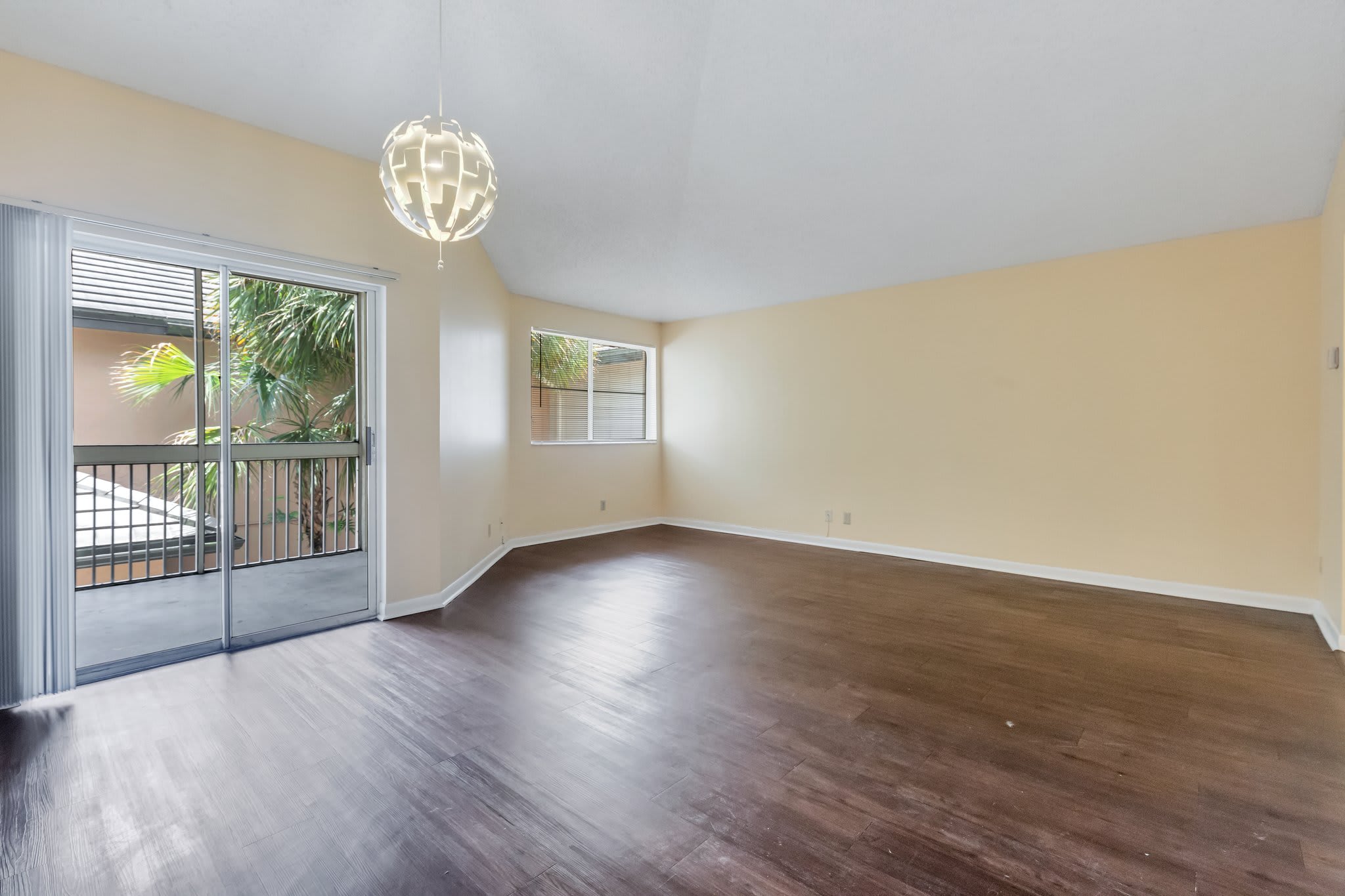 9933 Westview Dr Apt 423 – photo 3