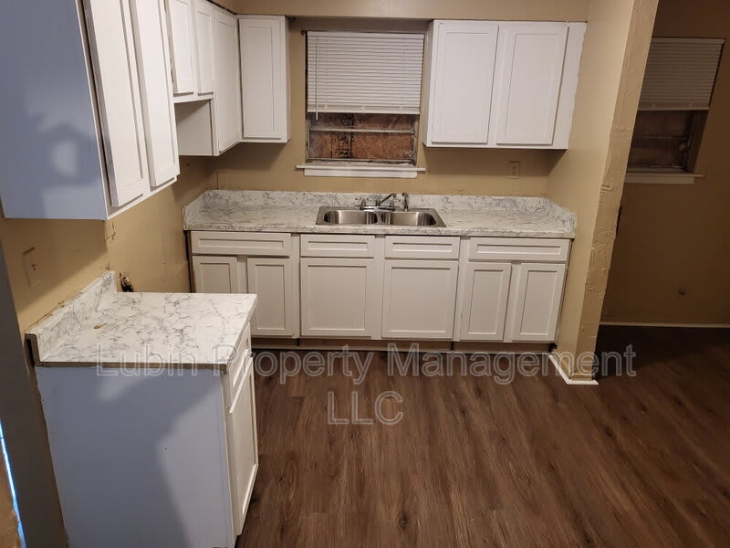 1219 Capital Ave – photo 5