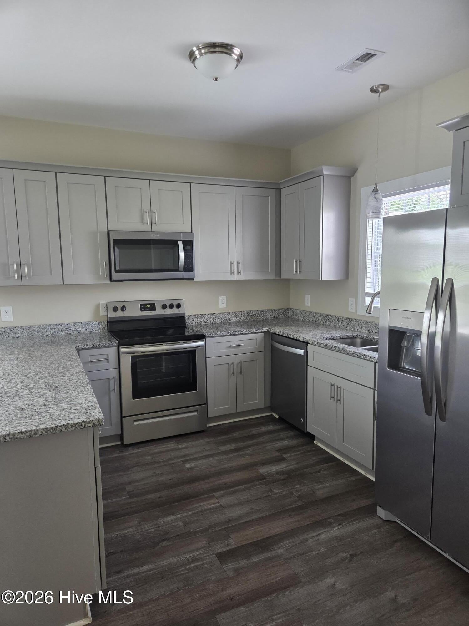 325 S Pointe Drive – photo 4
