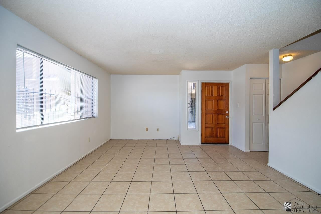 833 S AVE A – photo 4