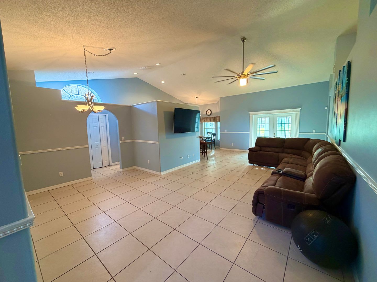 Solar Waterfront 3 2 In River S Pointe For Rent – photo 5