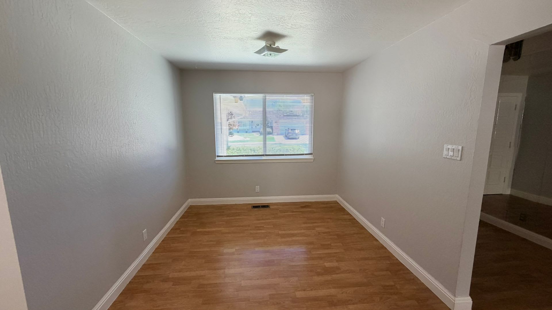 Concord Beautiful 4 bedroom 2.5 bath home 1928 sq ft walk to Clayton Valley High School! – photo 3