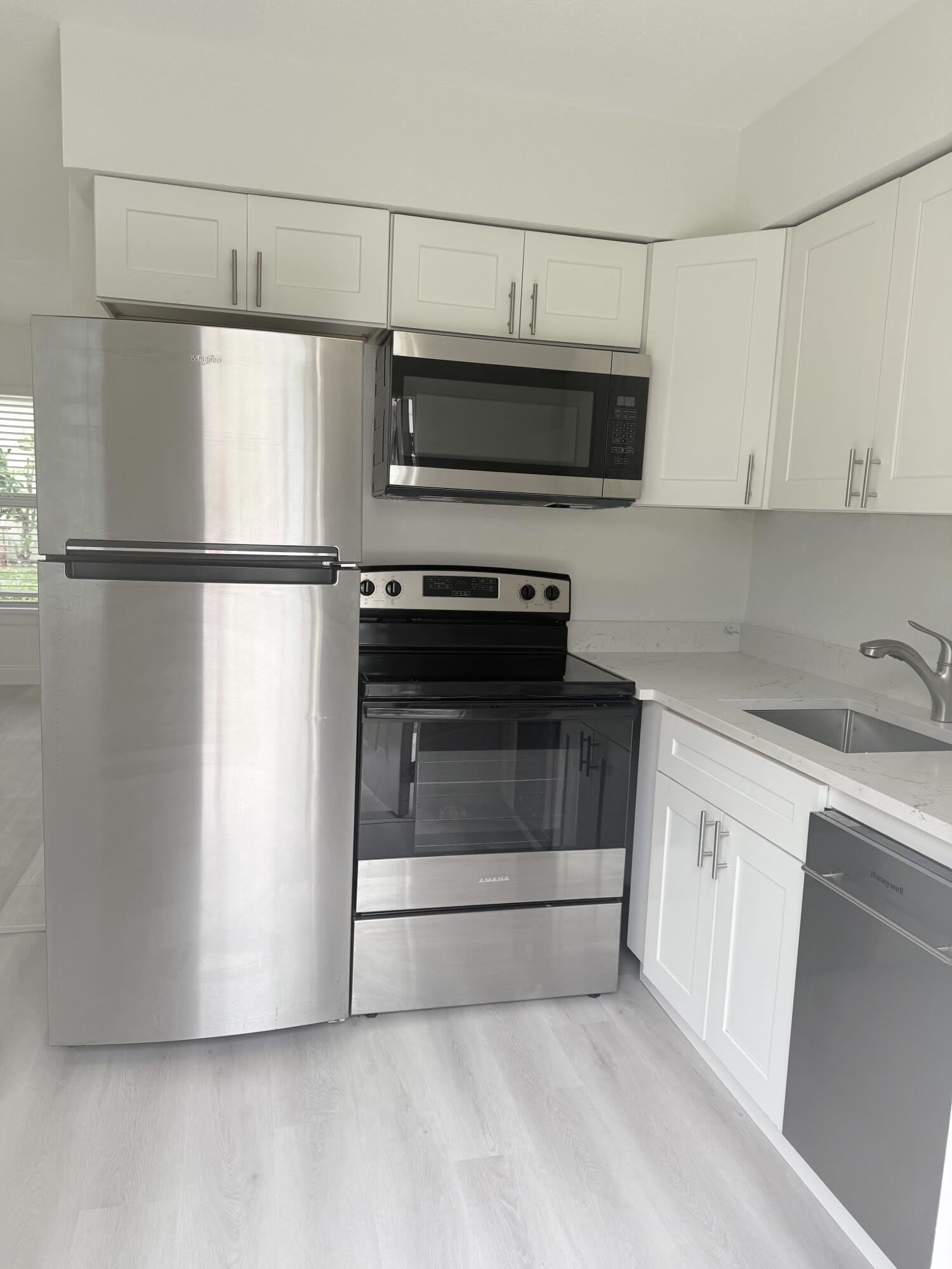 1913 Ne 4Th Street – photo 1