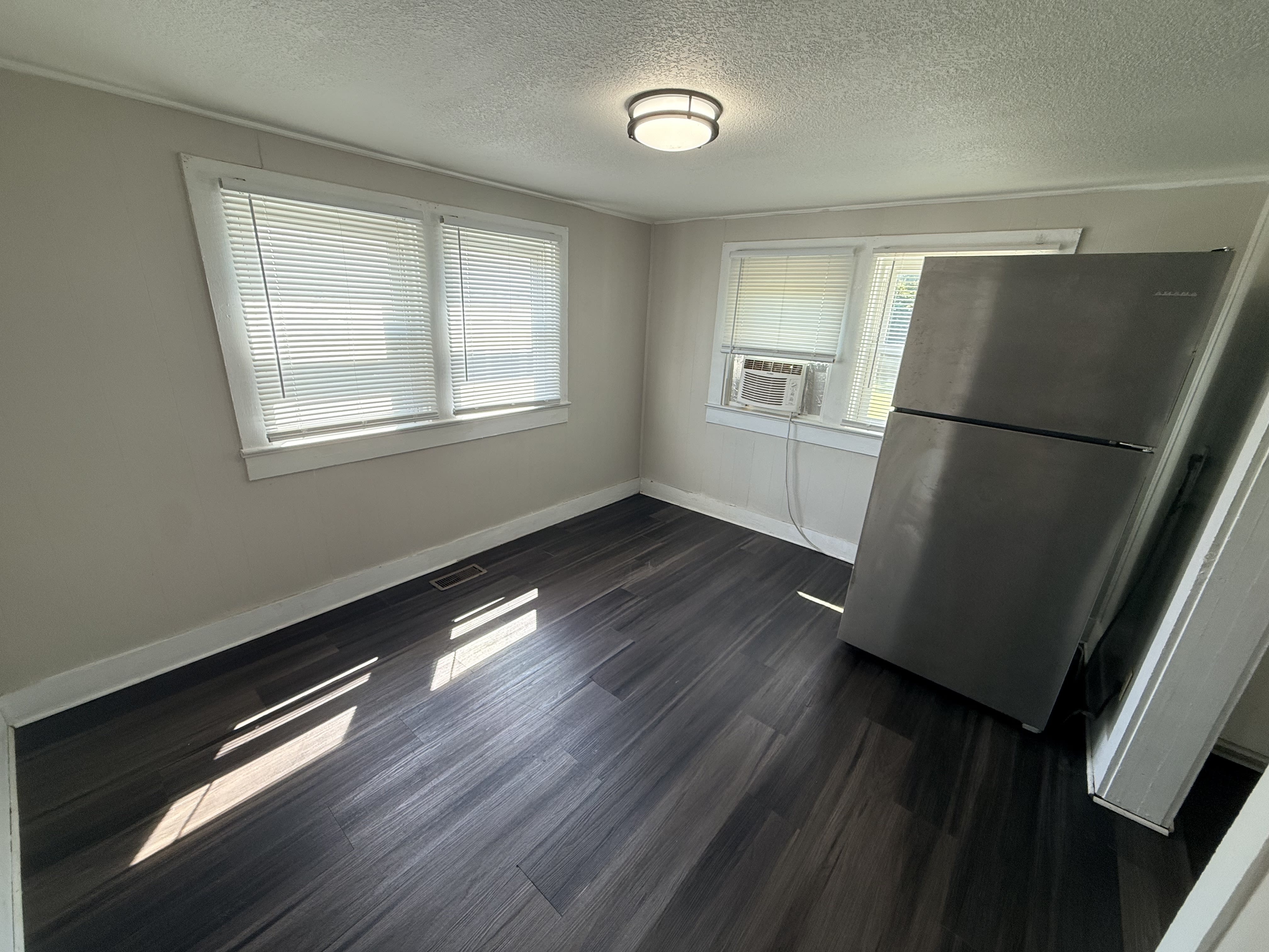320 Jackson St – photo 5