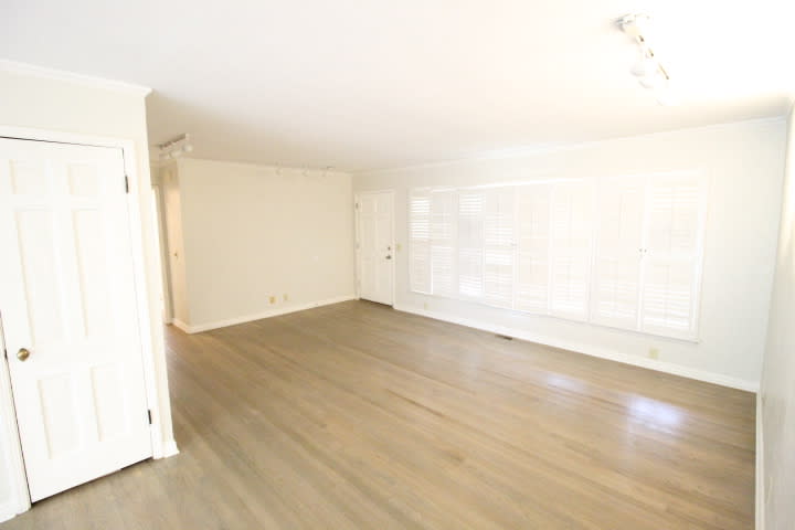 2436 Huntleigh Dr – photo 2