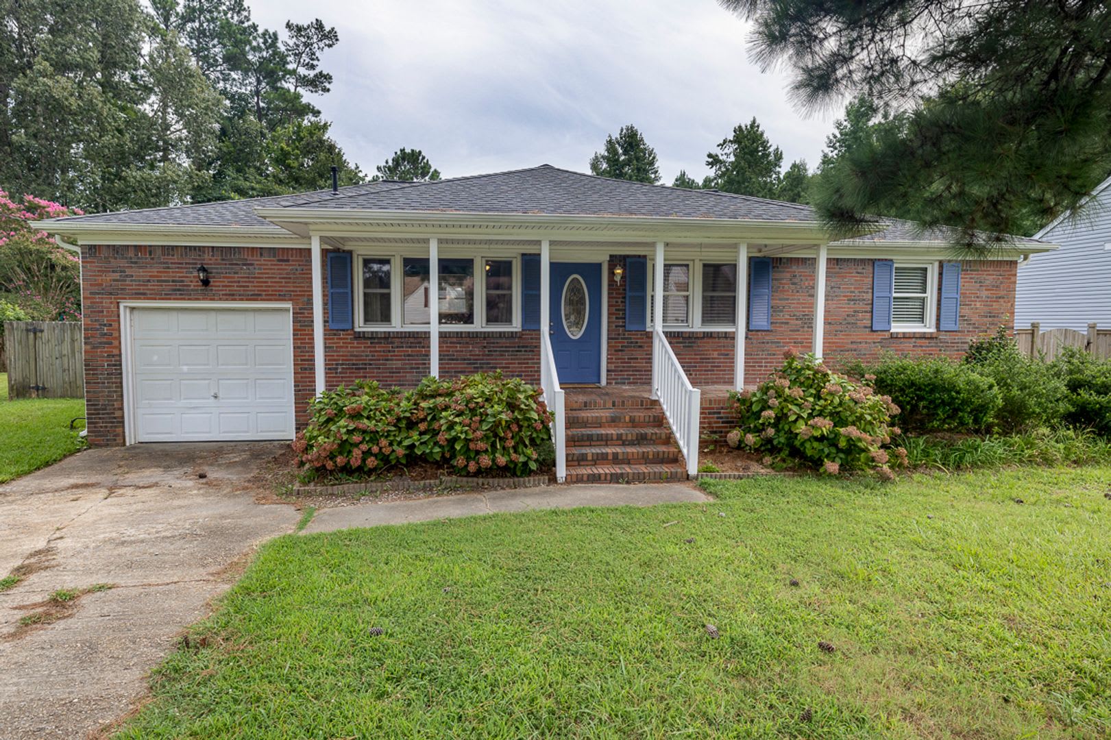 Beautifully maintained 4 bedroom, 2 bath ranch style home in Great Bridge, Chesapeake! – photo 1