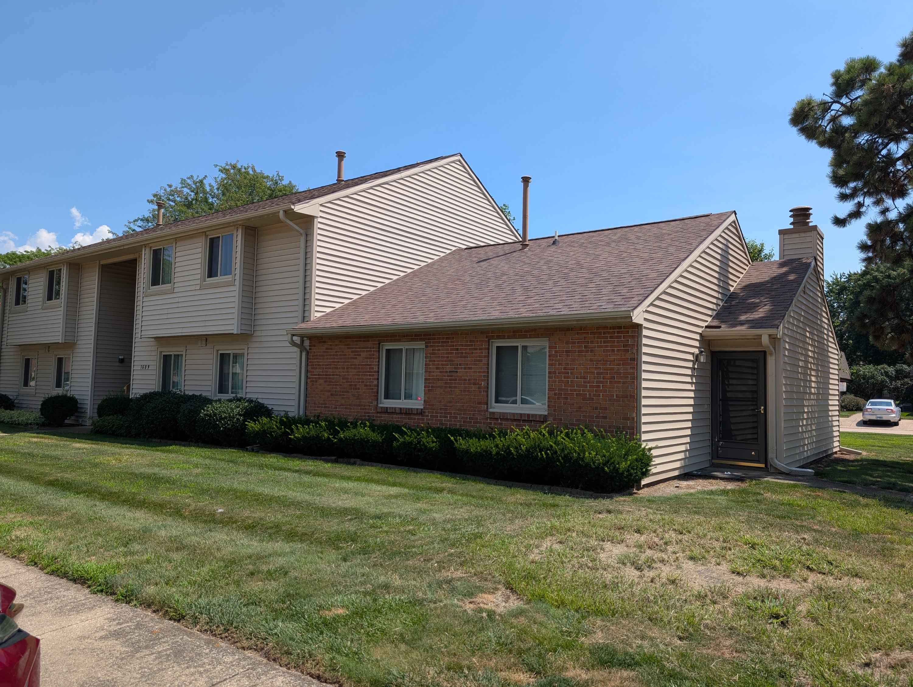 1609 Lyndhurst West Drive – photo 2