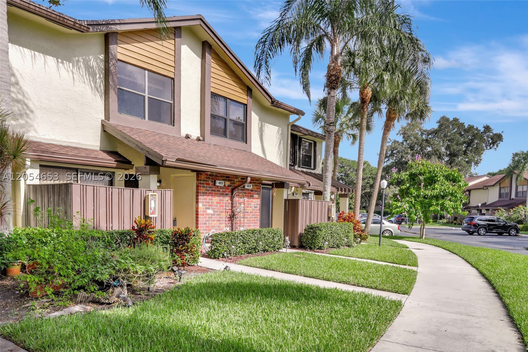 4615 Carambola Cir S – photo 2