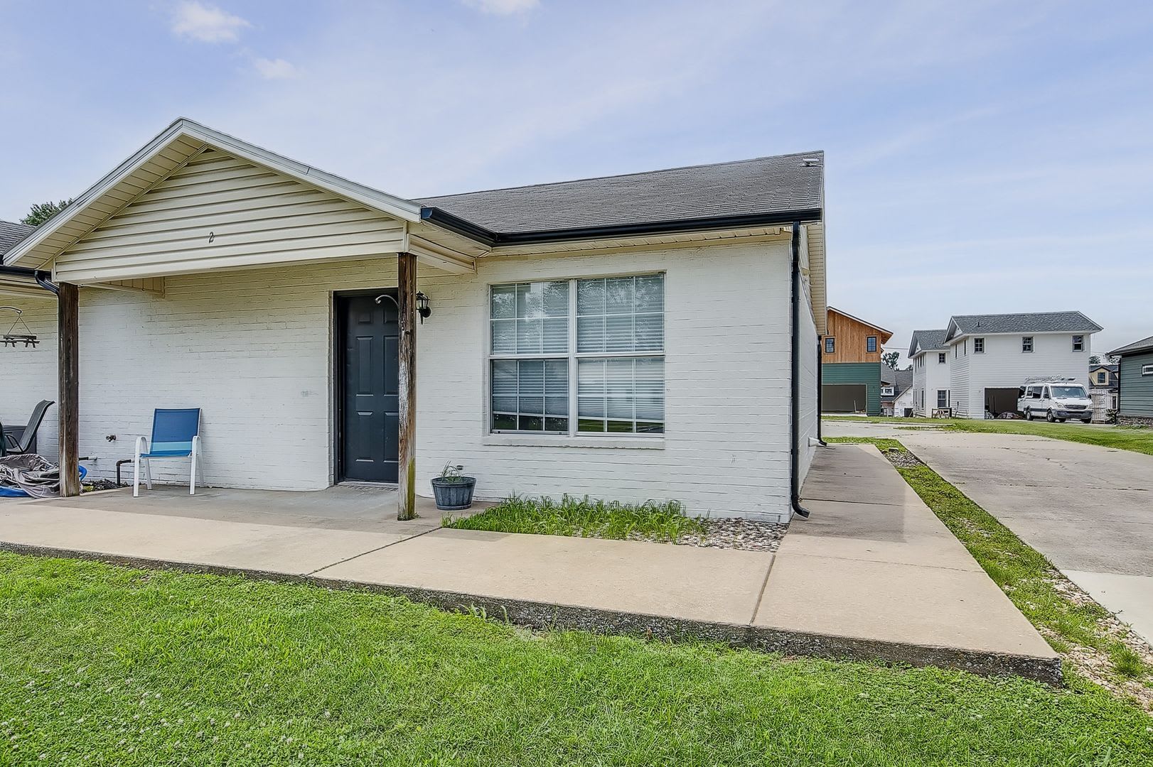 Updated 2-bedroom, 1-bathroom minutes from Bentonville Square – photo 2