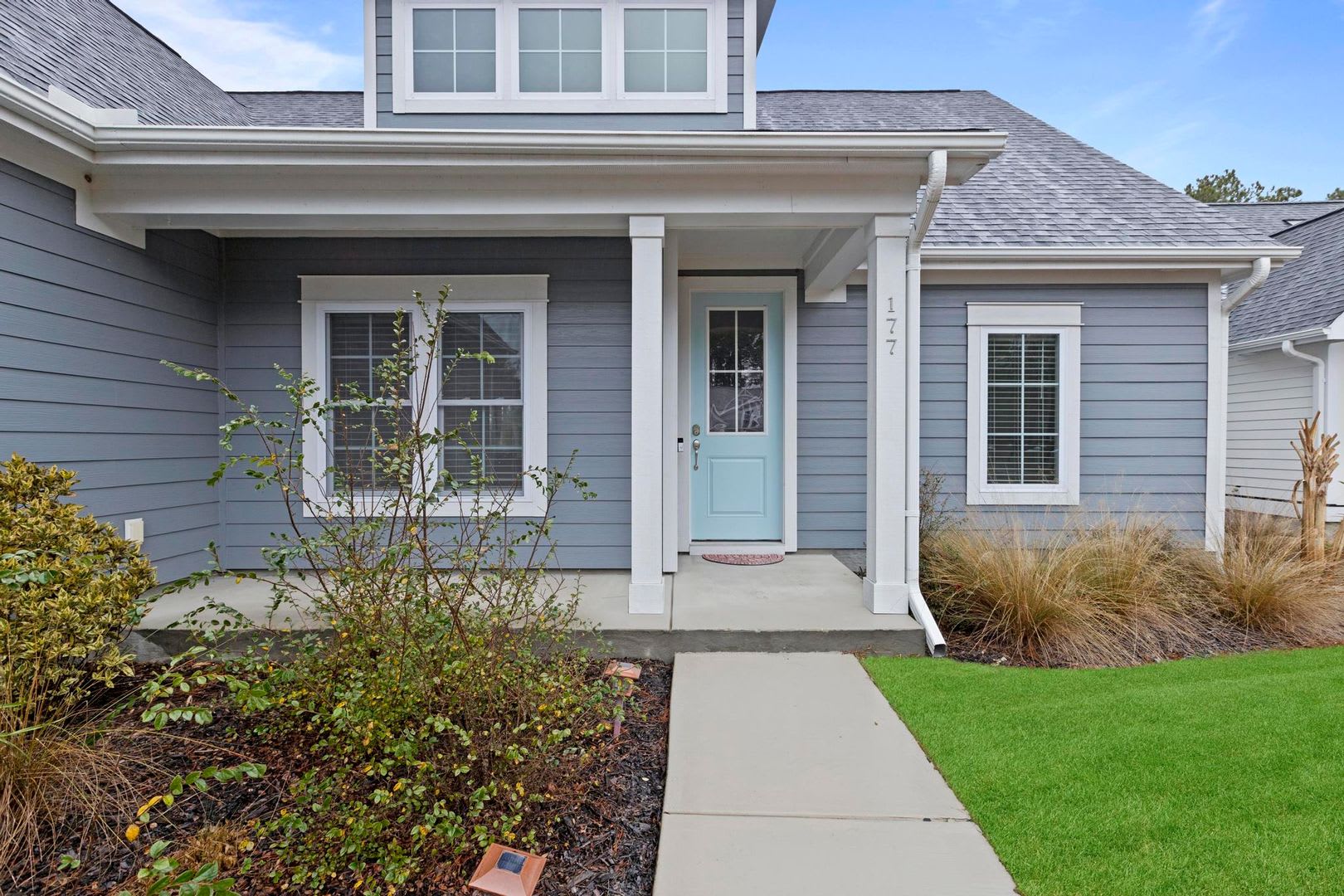Beautiful Home Available With Tons Of Upgrades – photo 2