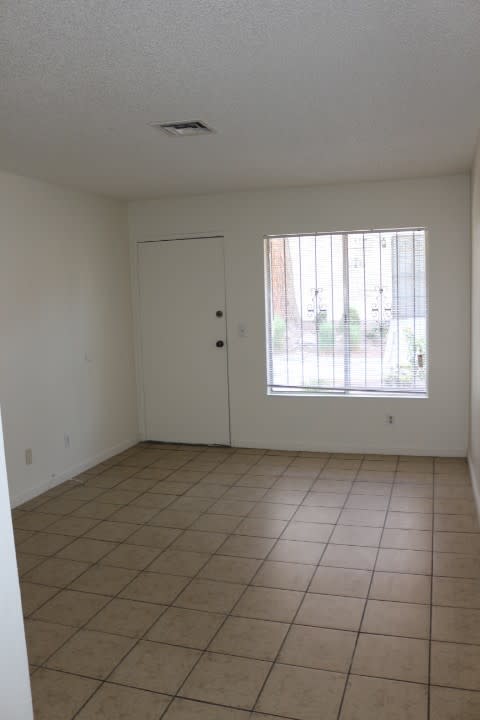 NO SHOWINGS UNTIL 12/15/25 – photo 5