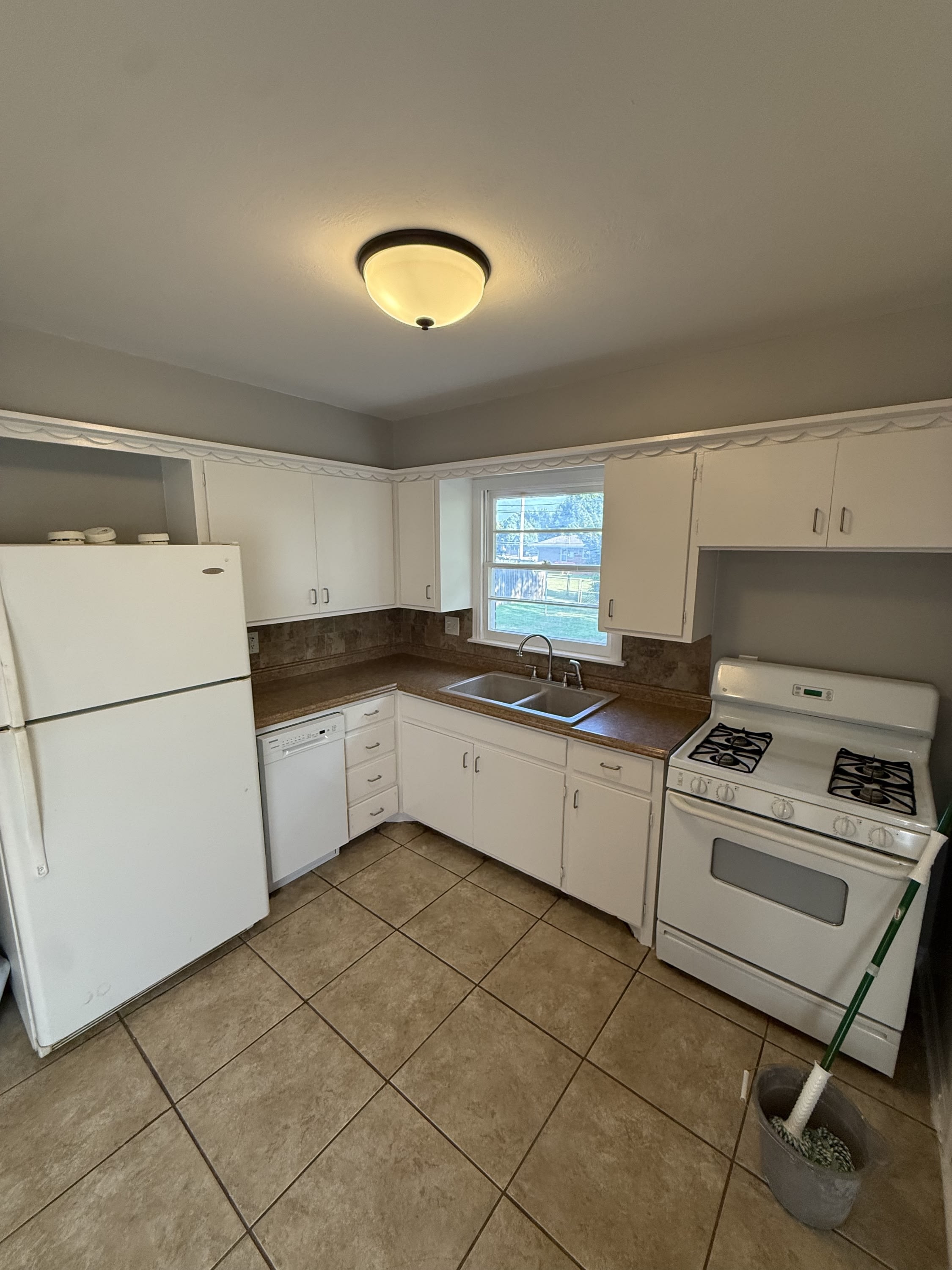 428 East 8th Street – photo 4