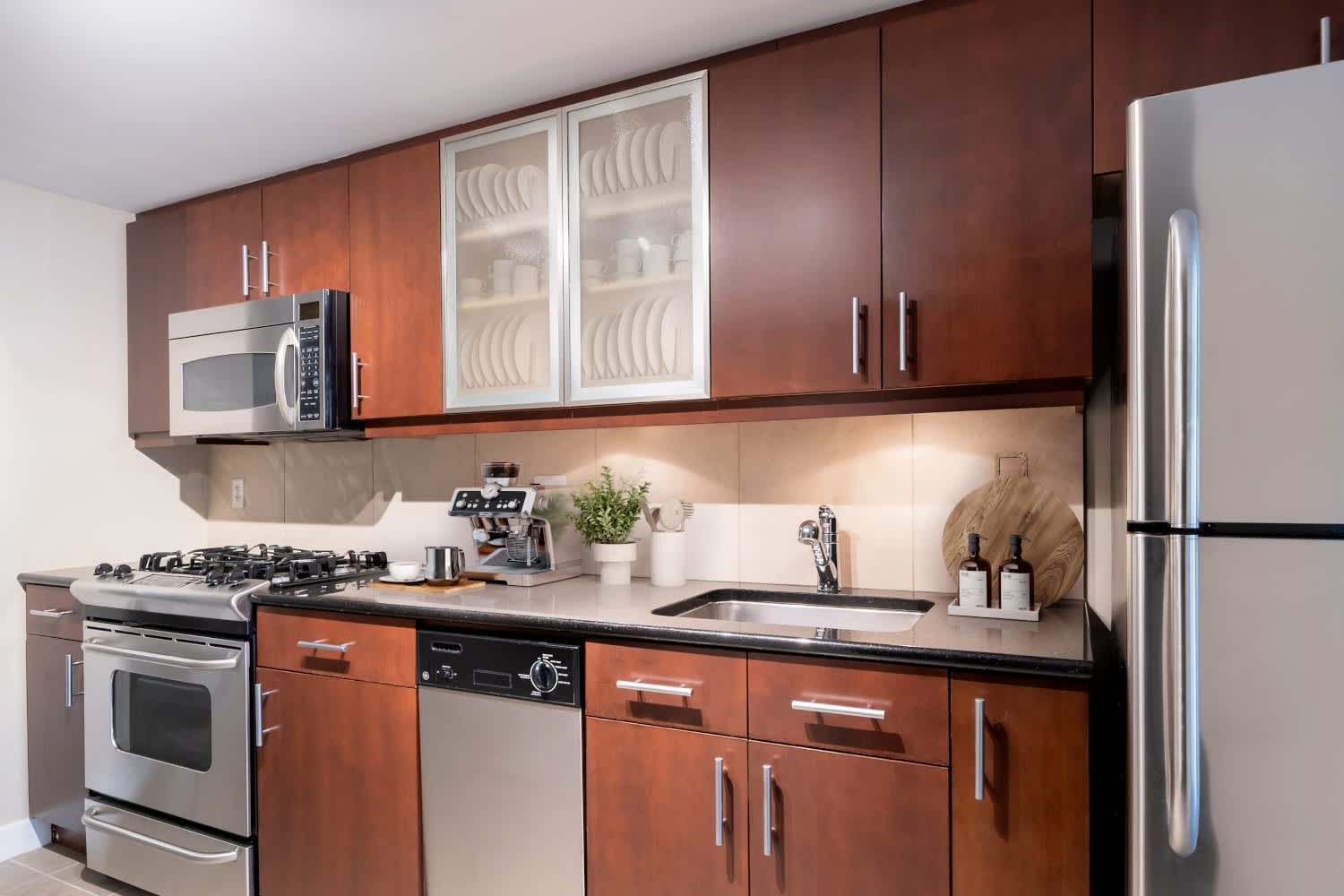 565 Penn Residences – photo 4