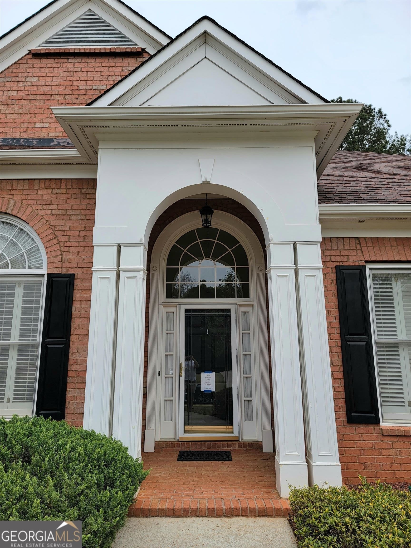 225 Lockmeade Way – photo 2