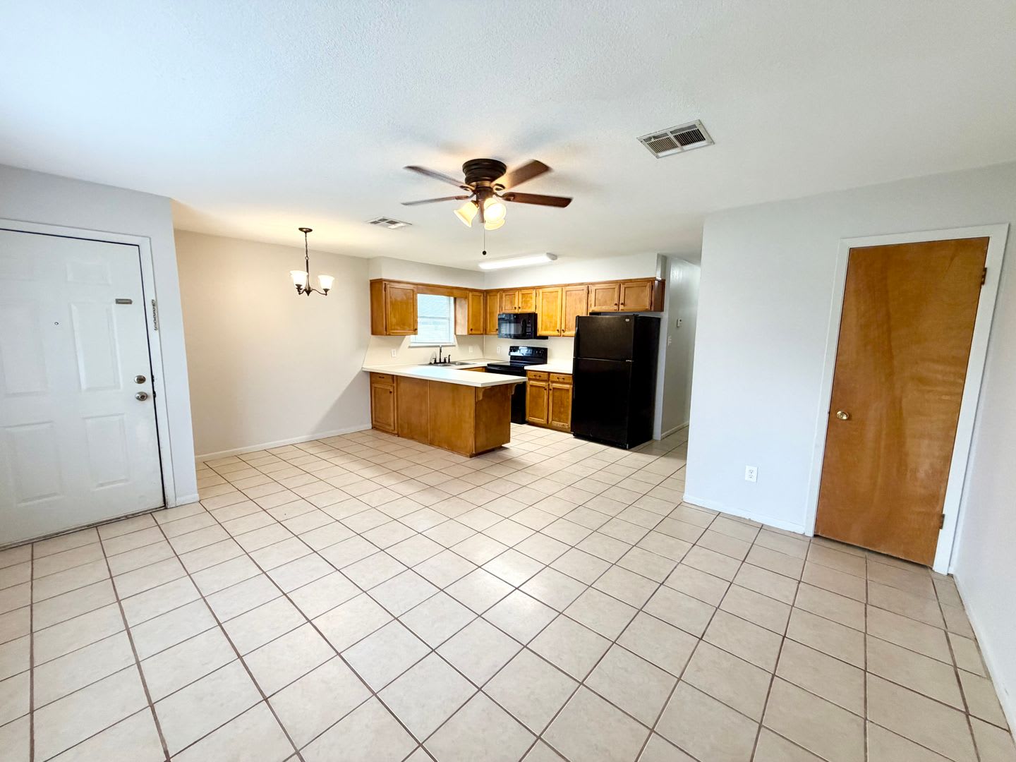 Move-In Special $500 Off 1st Month's Rent – photo 4