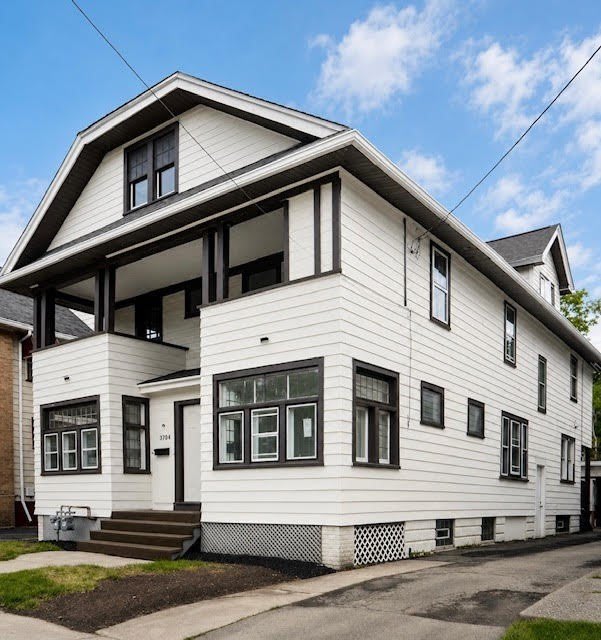 1786 Clifford Avenue – photo 2