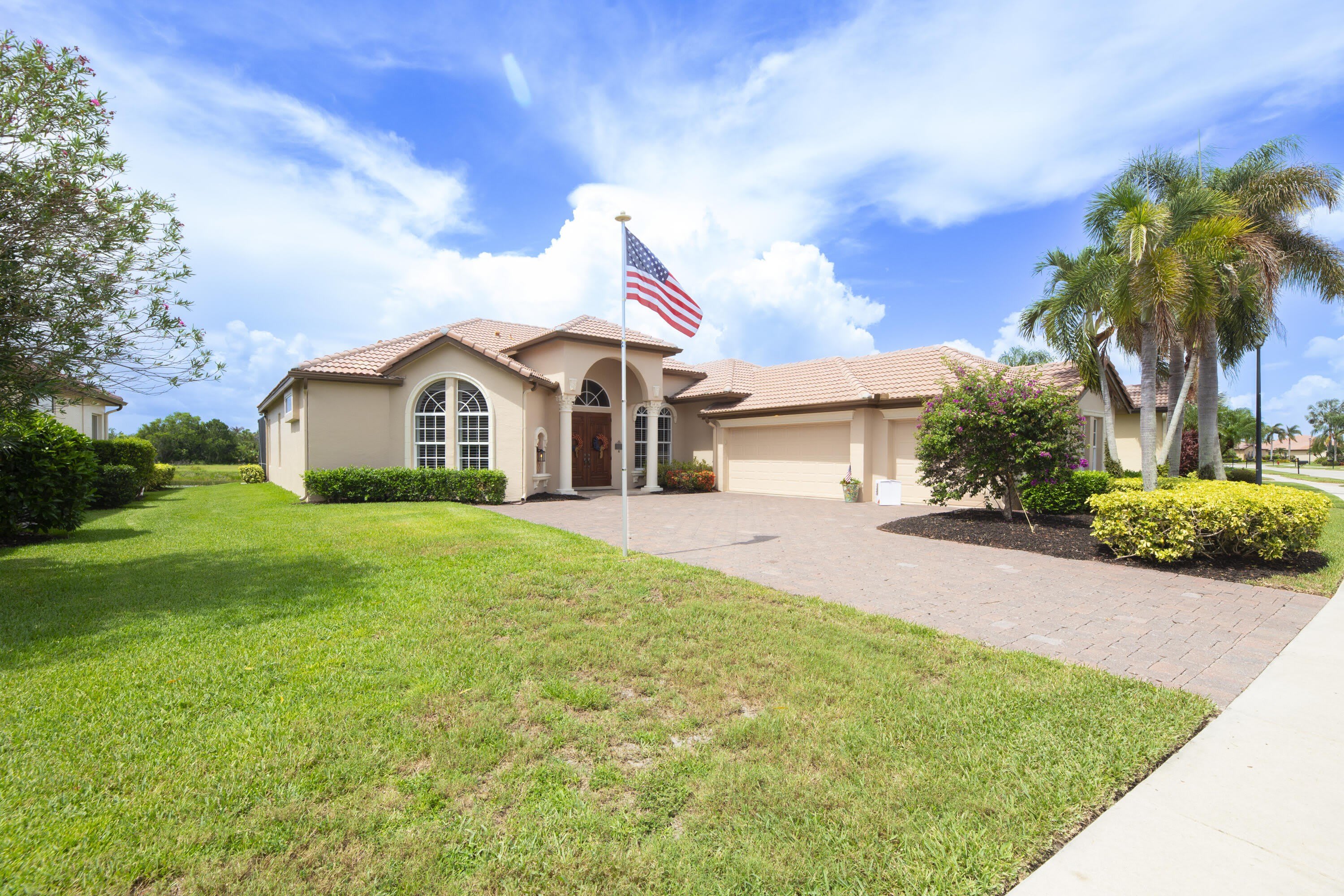 923 SW GRAND RESERVES Boulevard – photo 3