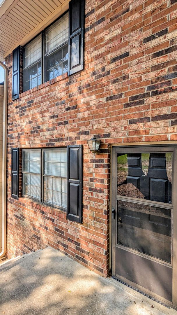 Awesome Location 2 1 Condo Near Riverside In Gainesville – photo 2