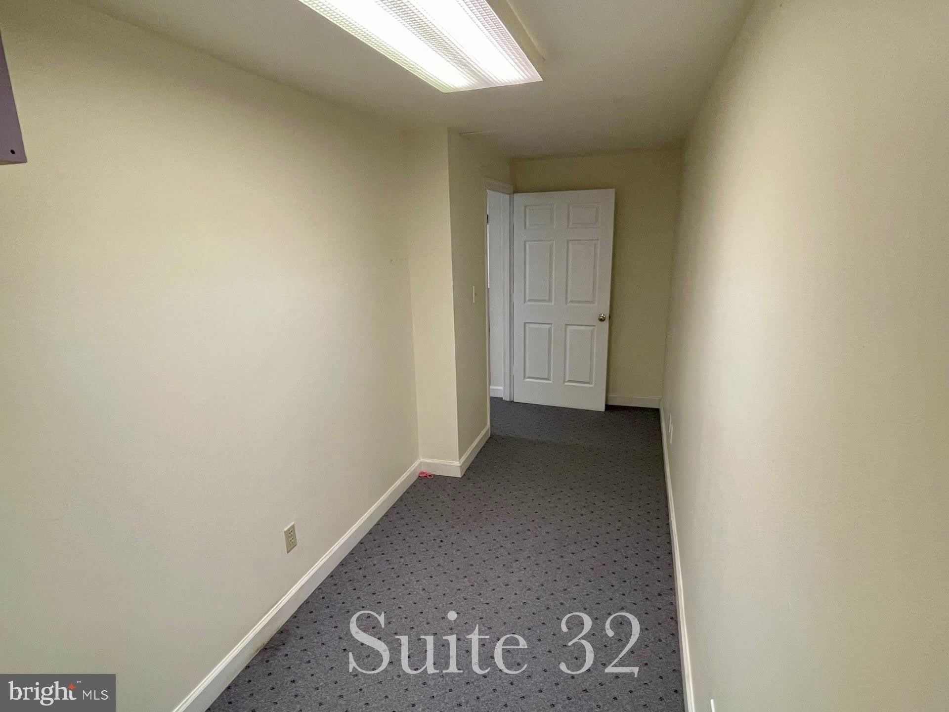 5201 W WOODMILL Drive – photo 4
