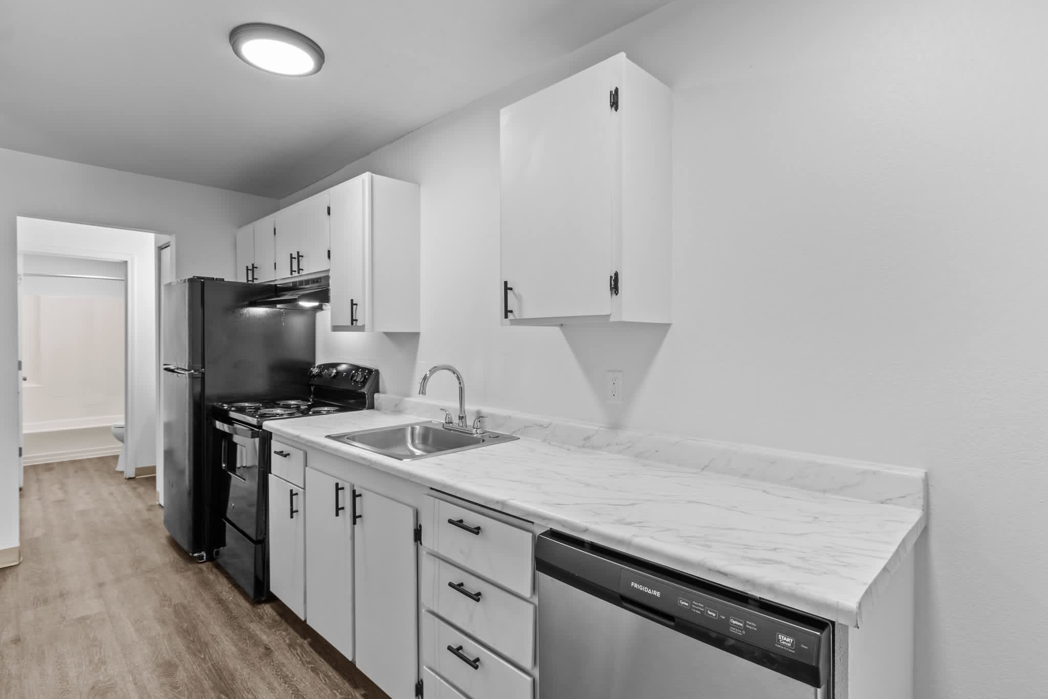 Creekside Apartments – photo 2