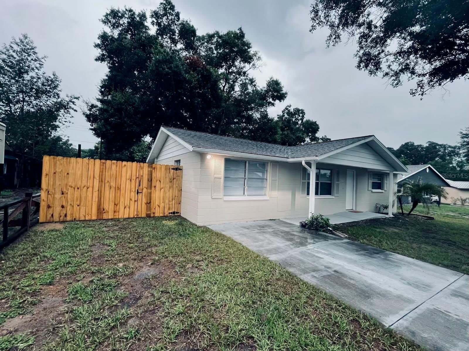 5323 SATSUMA Drive – photo 4
