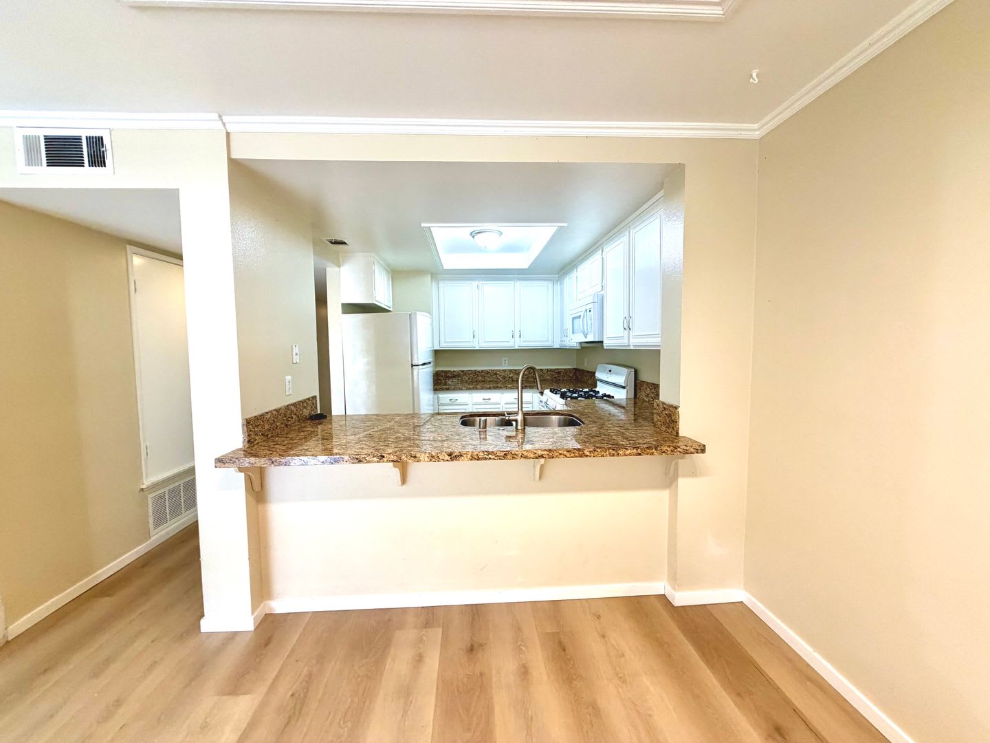 2b/2b Resort-Style Camarillo, Ponderosa Creek Condo – photo 5