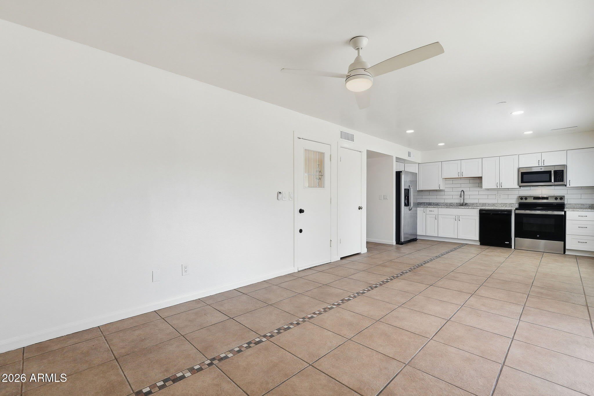 3427 E HELENA Drive – photo 2