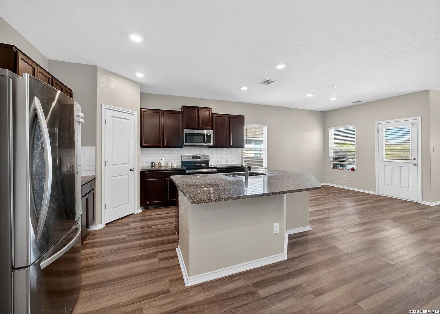 Room in 7 Bedroom Home in New Braunfels – photo 2