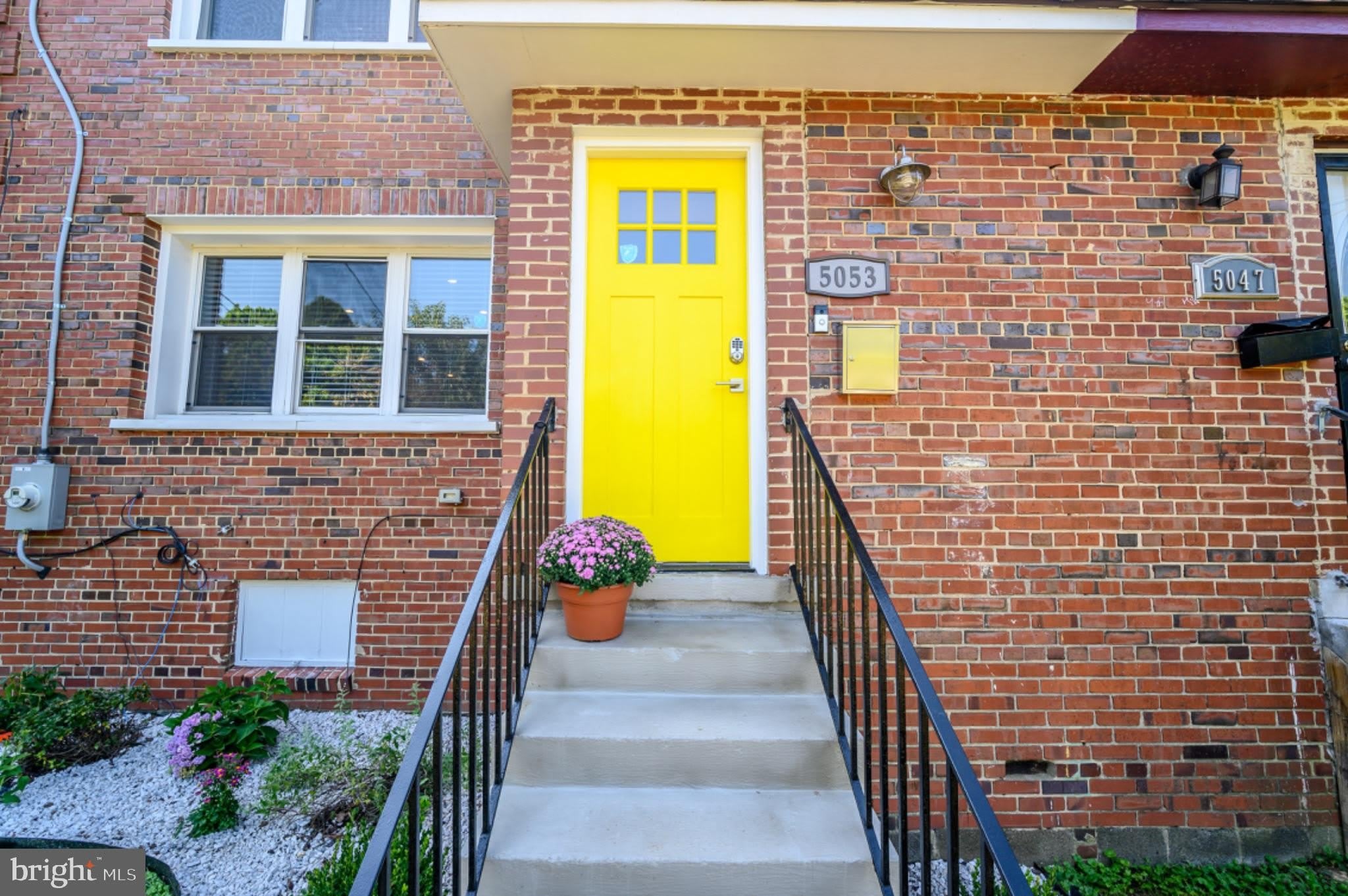 5053 SHERIFF Road NE – photo 1