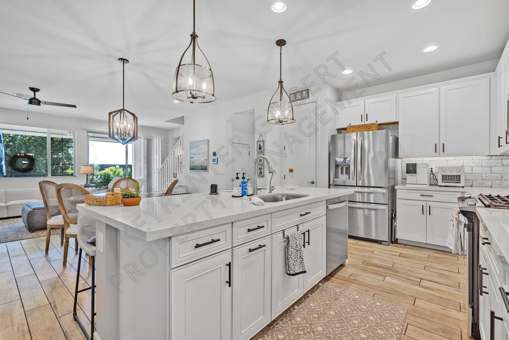 Modern 3 Bed Bonus Room 2 5 Bath Home In Desirable Chandler Boutique Neighborhood Spacious Layout Pet Friendly Corner Lot And Private Backyard – photo 4