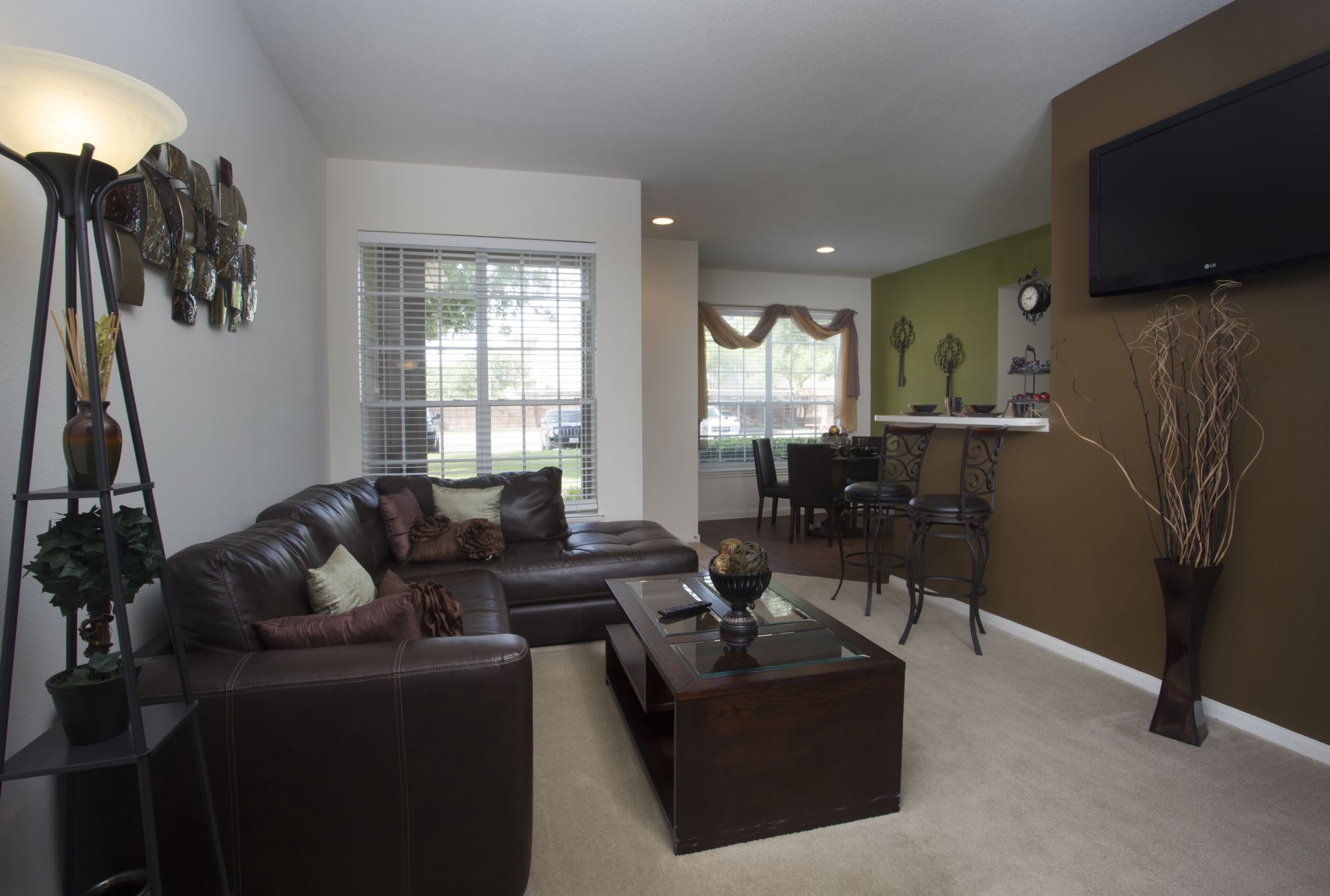 Rincon Apartments – photo 1