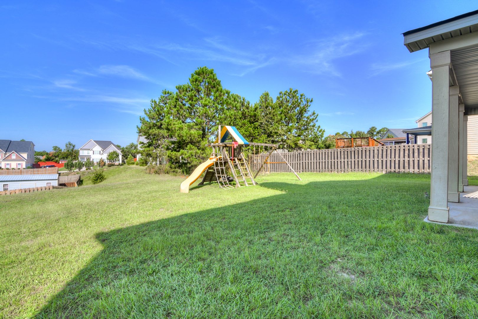 Freshly Repainted Large Home – photo 5