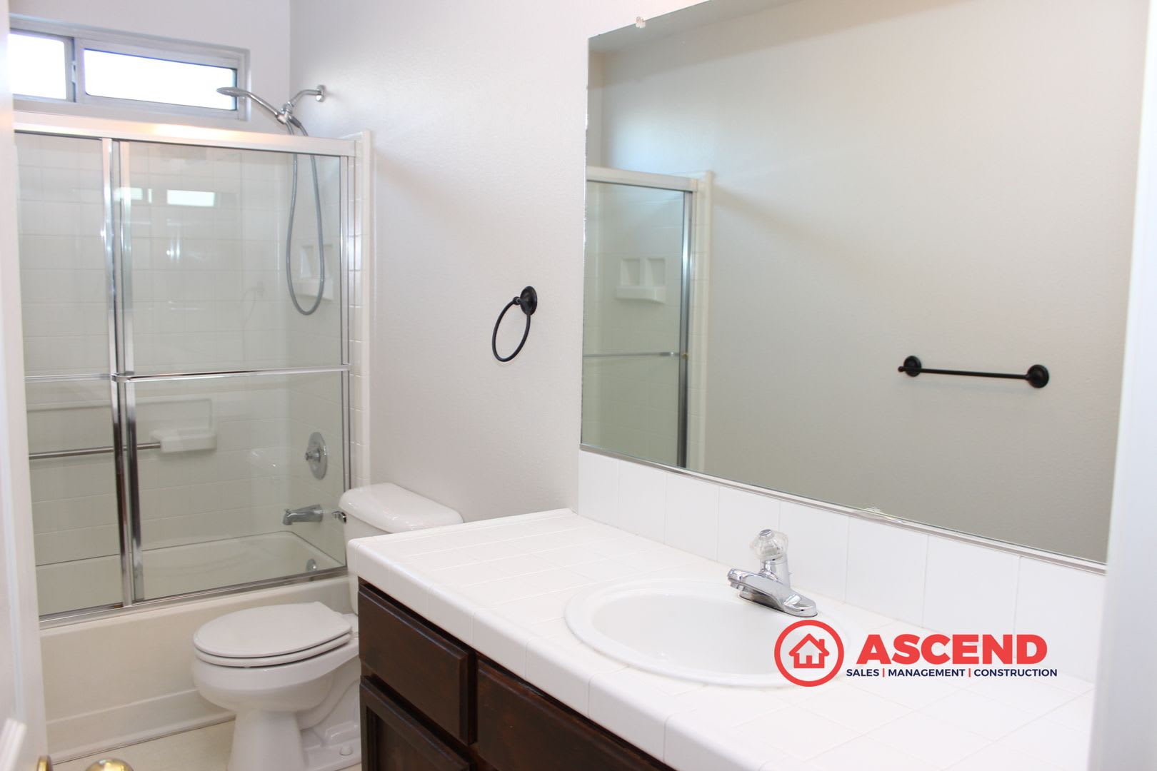 Poolside Living in Rosedale – Spacious 3 Bed / 2 Bath Home! – photo 5