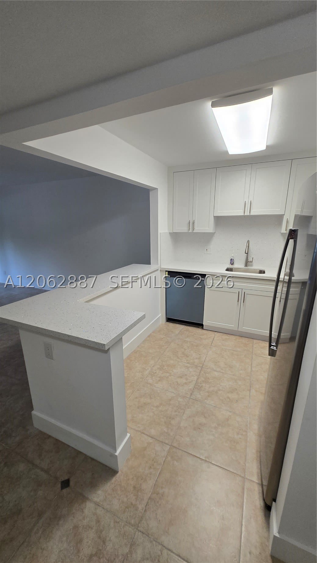 255 S Cypress Rd – photo 3
