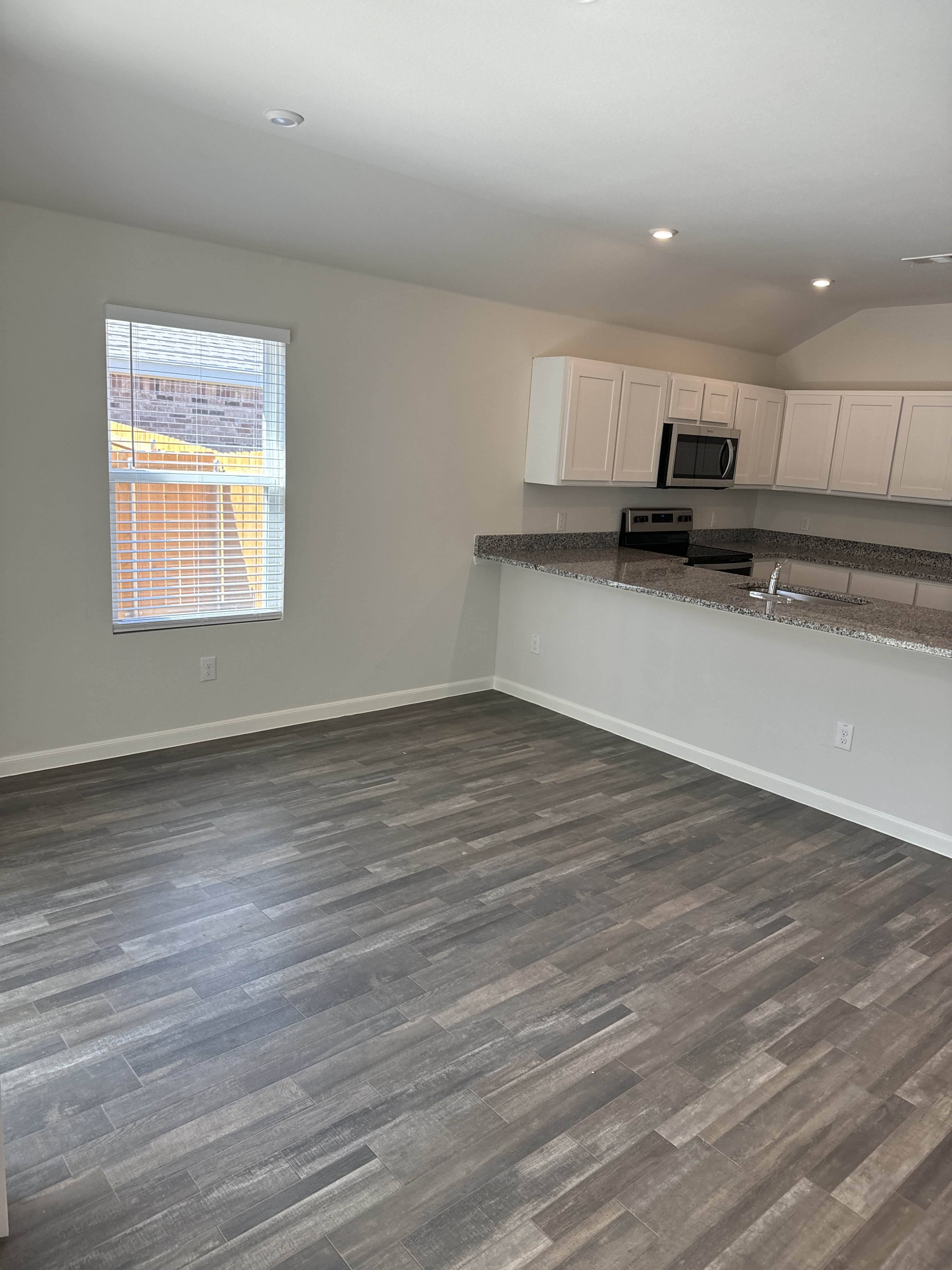 504 Jameson St – photo 5