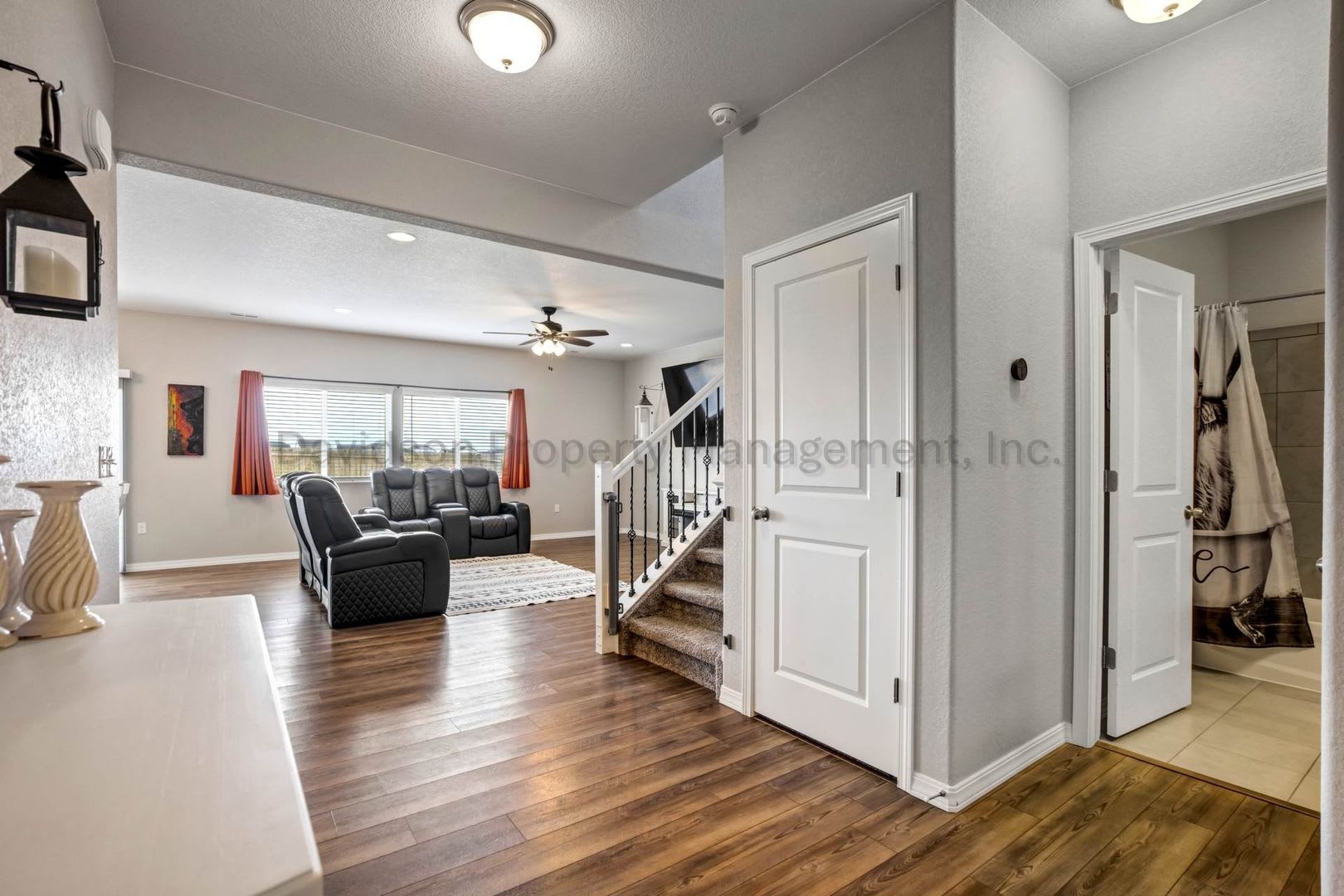 Stunning 4 Bedroom House In Northeast Colorado Springs – photo 2