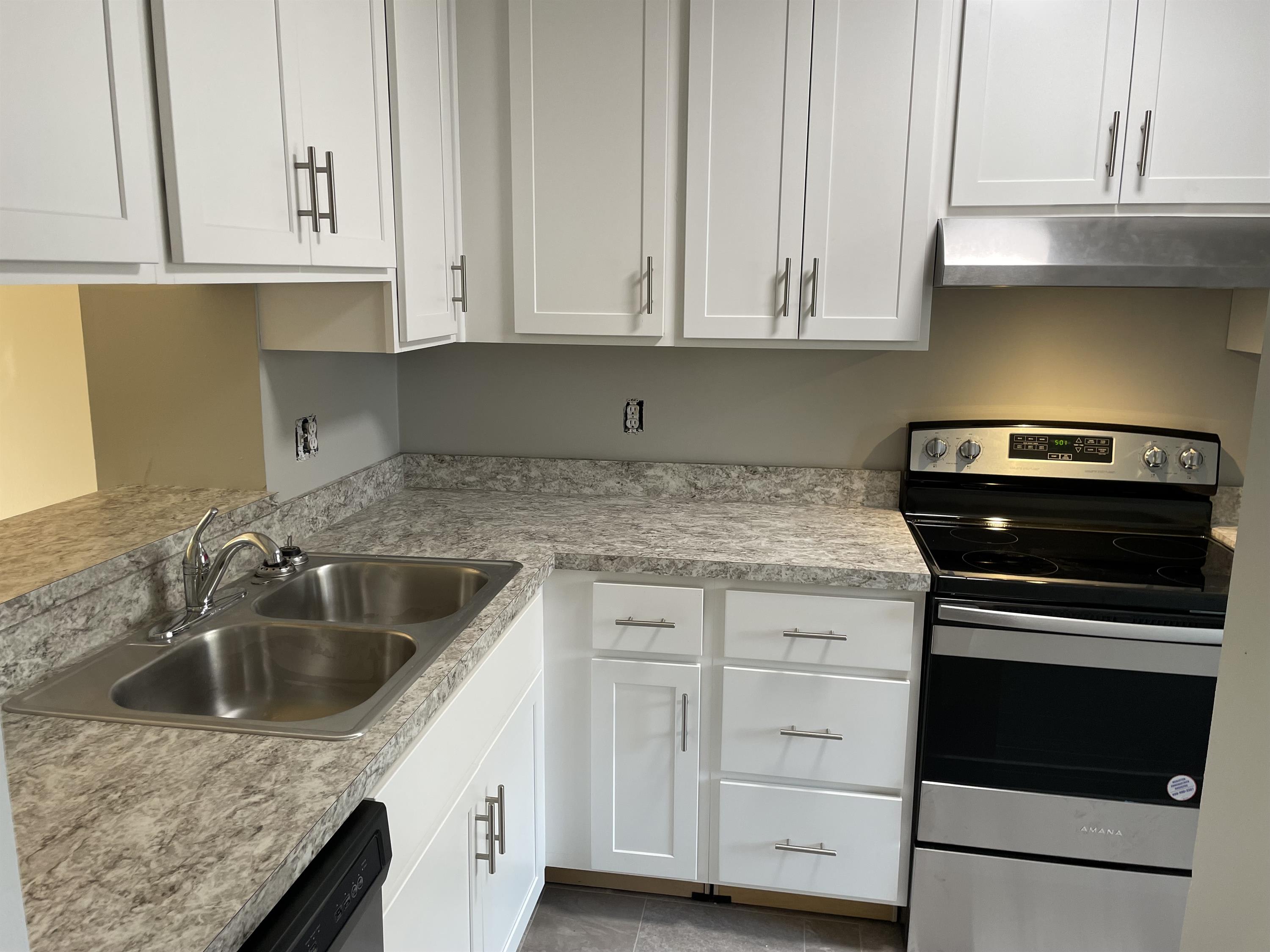 505 East Graham Place 1 – photo 1
