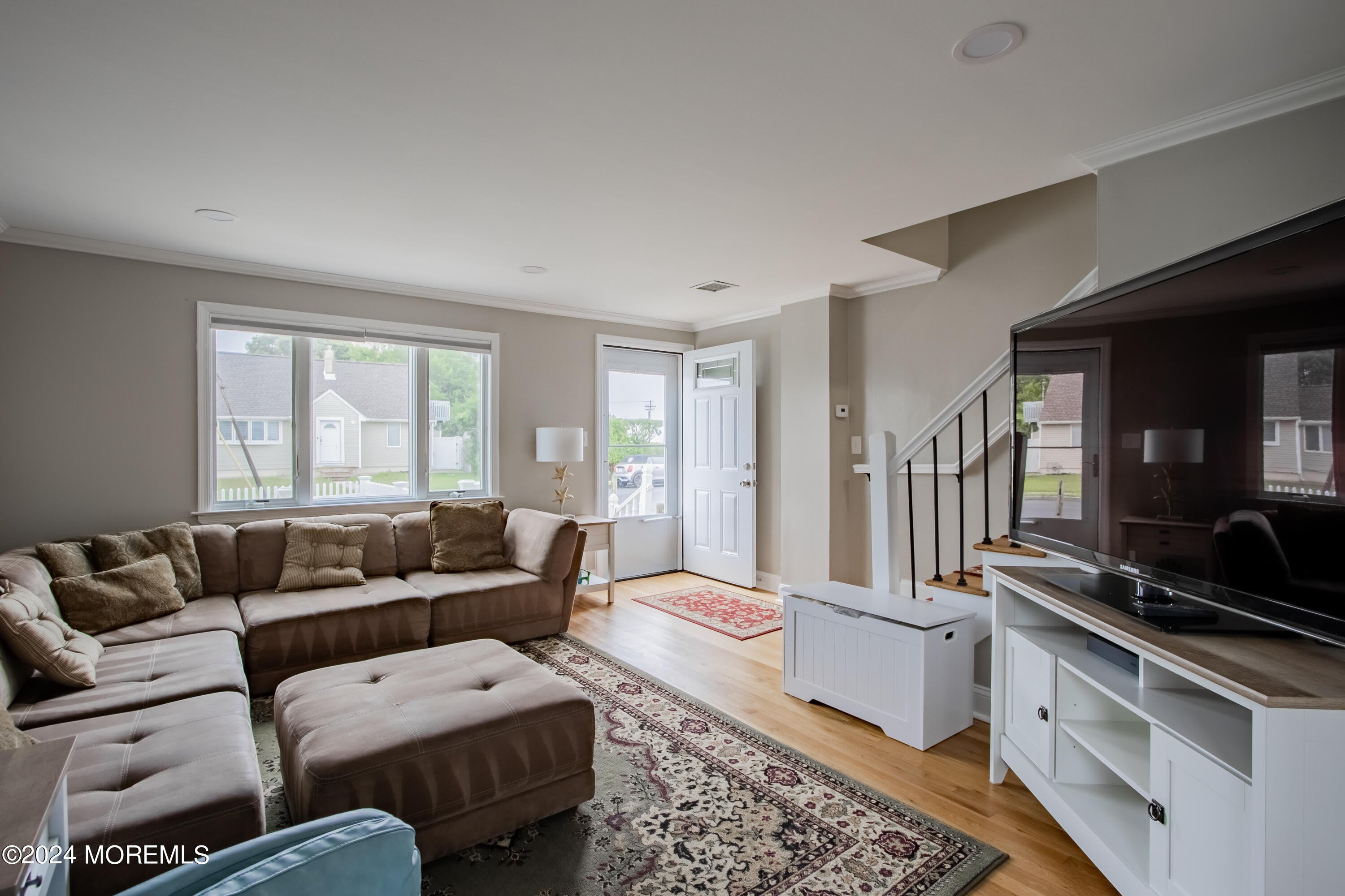 32 Howland Avenue – photo 2