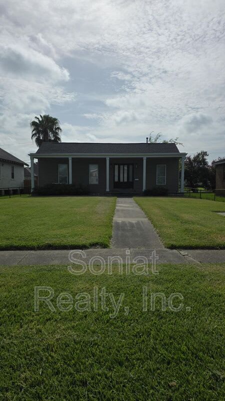 5815 Catina Street – photo 2